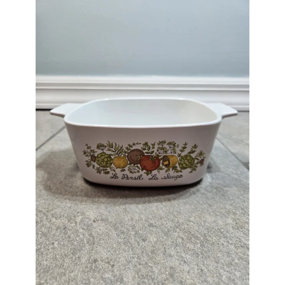 VINTAGE Corning Ware Le Persil La Sauge 1.5 Quart A-1  1/5-B W/Lid
